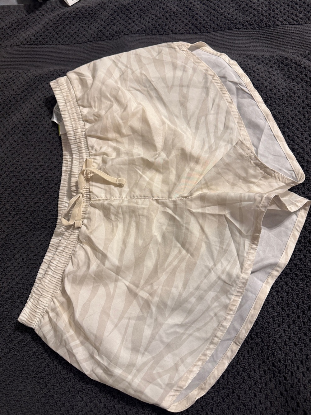 Old Navy Women's Cream Zebra Print Athletic Shorts